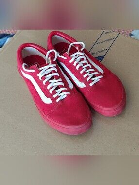 Red Vans (Sz: 9)